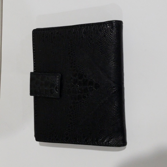 Authentic Salvatore Ferragamo Black Leather Bi-Fold Wallet – Luxury 4.75"x4-inch - Picture 4 of 15